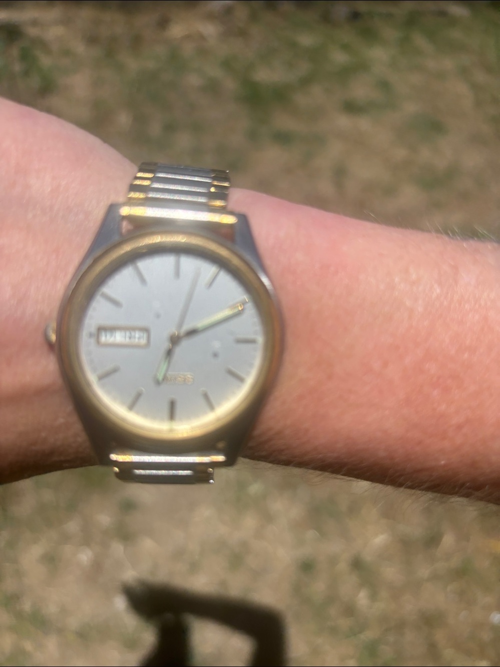 Seiko Gold-Tone Men's Bracelet Watch with Day-Date - Picture 8 of 9